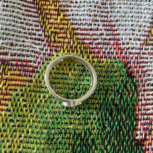 Gucci Interlocking GG Sterling Silver Ring Sz 6 EUC with lighted ring box $175 - Picture 5 of 9